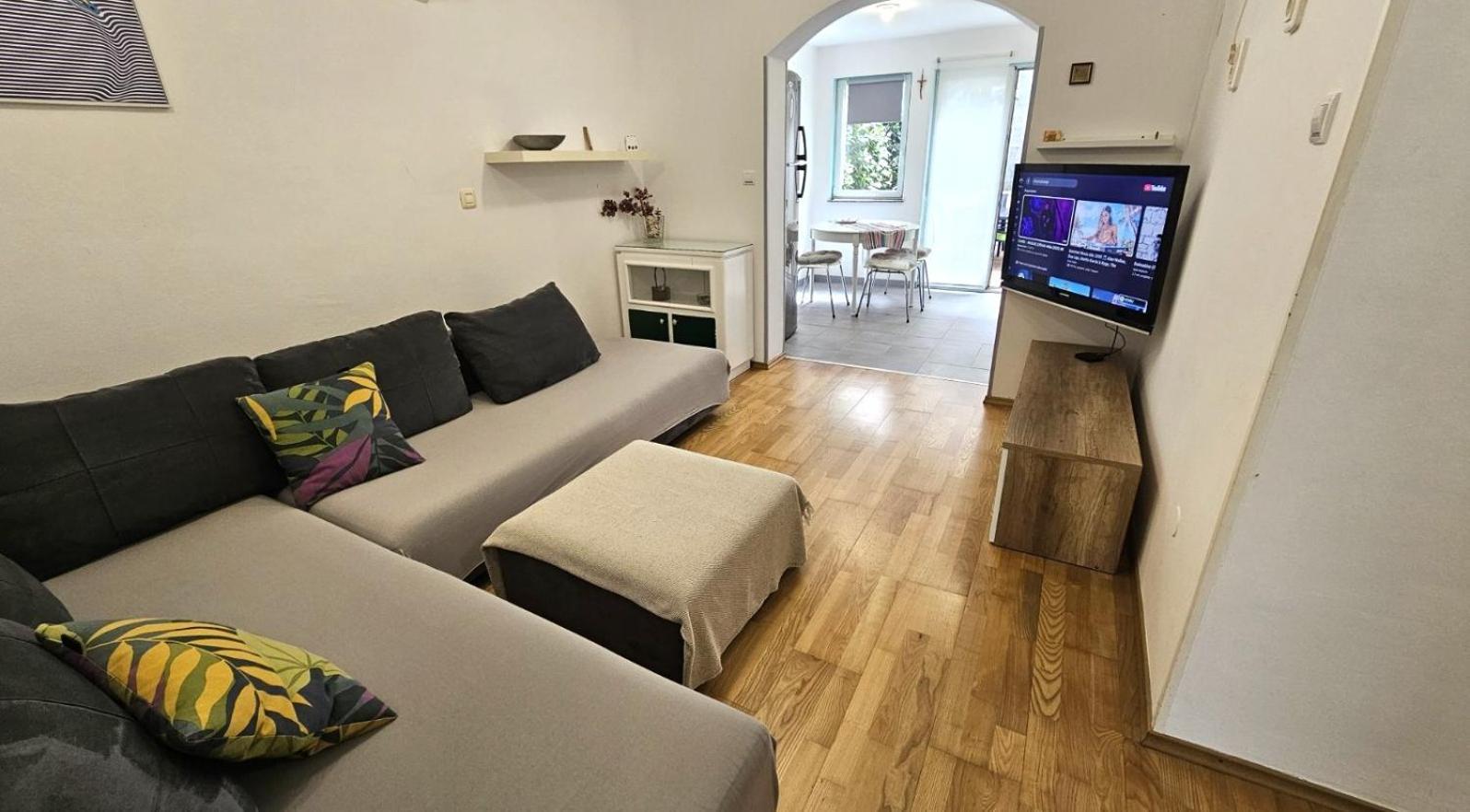 Apartment With Garden In Барбарига Экстерьер фото